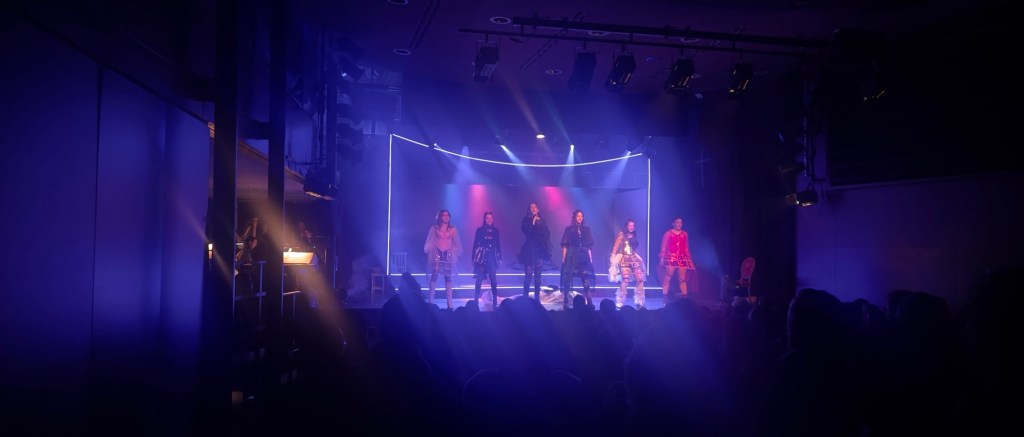 Pop trifft Tudor-Dynastie:&nbsp;**Exqueens – Das Musical&nbsp;im Spiegel der Historie Heinrichs&nbsp;VIII.